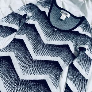 Black/white chevronknittedlong sleevesweater dress